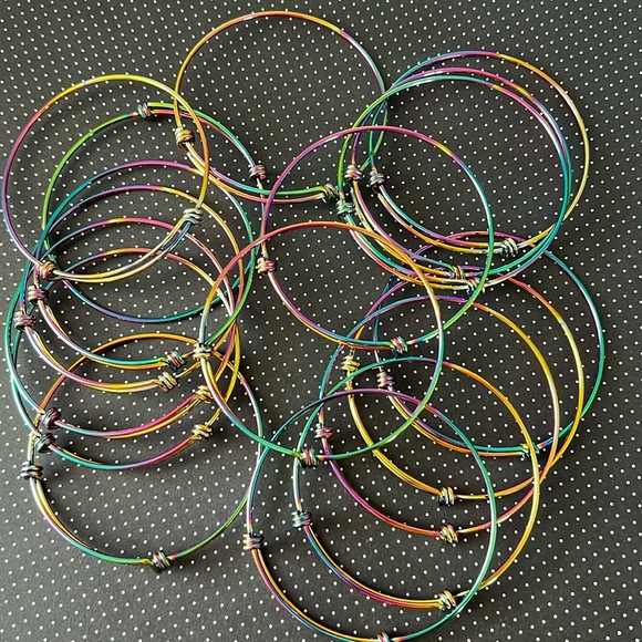 Set of 18 Rainbow Metal Bangle Bracelets - Picture 1 of 3